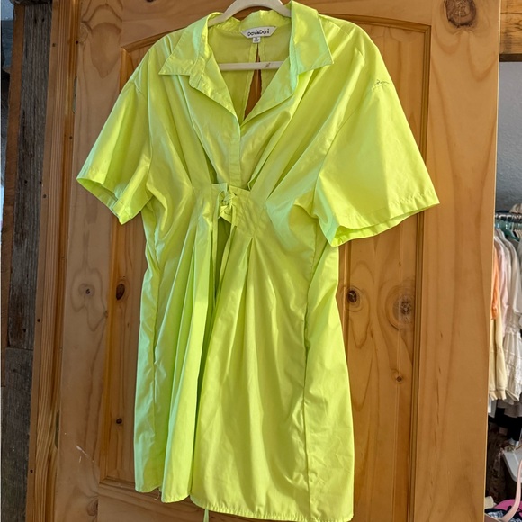 DAVI & DANI Dresses & Skirts - Cinch waist lime dress